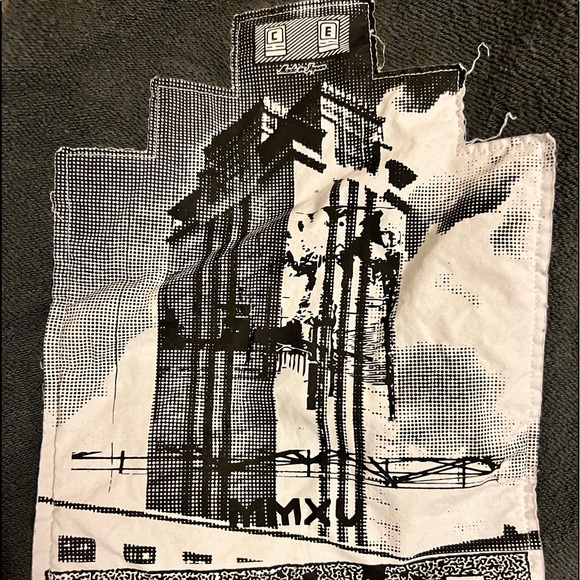 🎉HOST PICK🎉 Cav Empt Distressed Women Sweatshirt, Sm - Picture 3 of 5